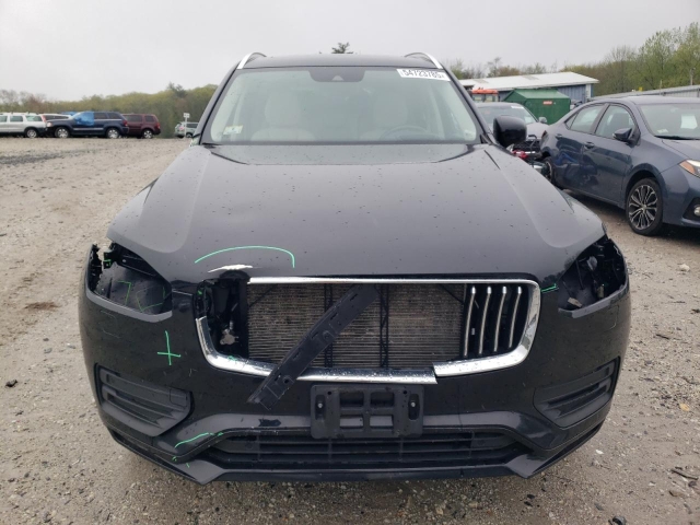 2022 VOLVO XC90 T6 MOMENTUM спереди