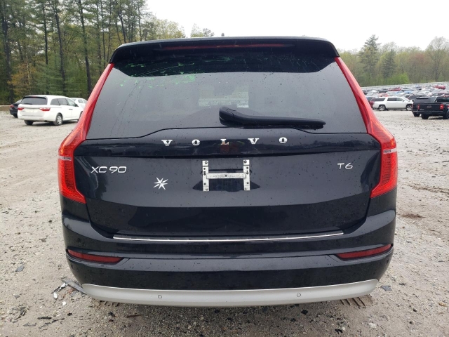 2022 VOLVO XC90 T6 MOMENTUM сзади