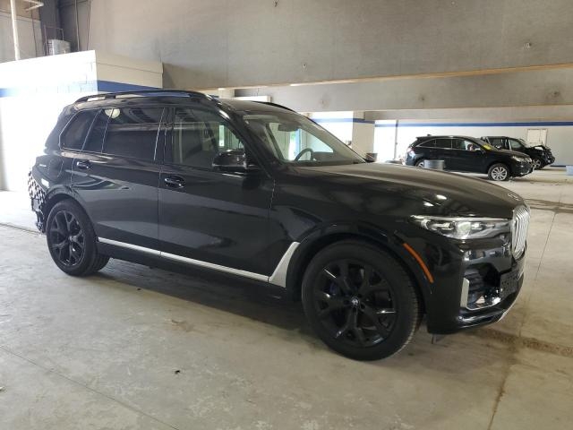 2021 BMW X7 XDRIVE40I справа спереди