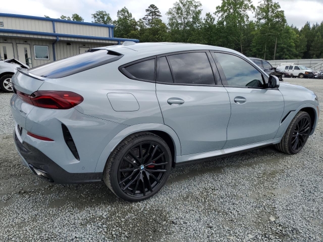 2025 BMW X6 XDRIVE40I справа сзади
