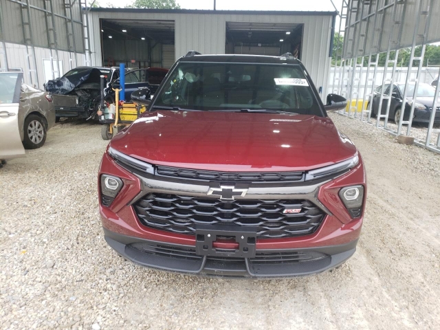 2025 CHEVROLET TRAILBLAZER RS спереди