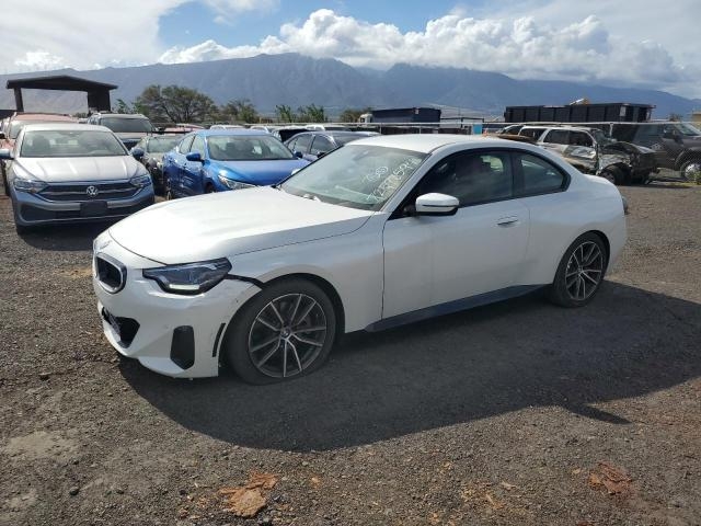 2023 BMW 230I слева спереди