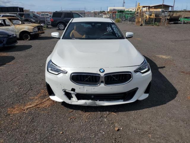 2023 BMW 230I спереди