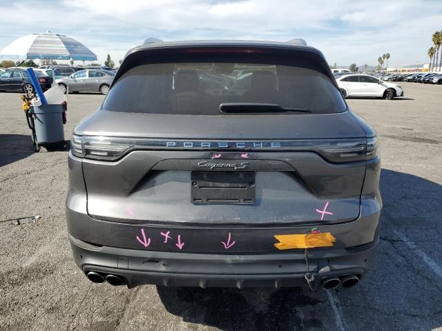 2021 PORSCHE CAYENNE S сзади 