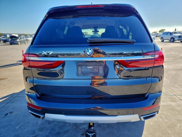 2022 BMW X7 XDRIVE40I сзади 