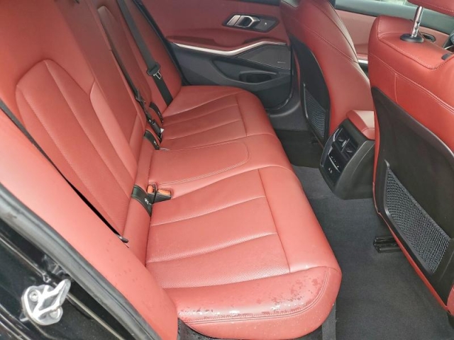2023 BMW 330XI салон сзади