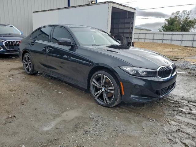 2023 BMW 330XI справа спереди 