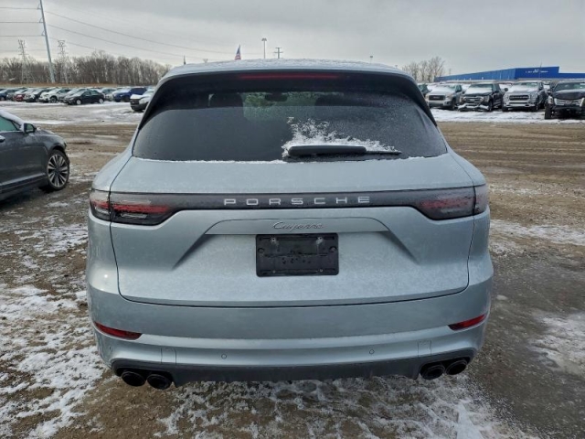 2020 PORSCHE CAYENNE сзади 