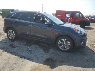 2019 KIA NIRO EX справа спереди