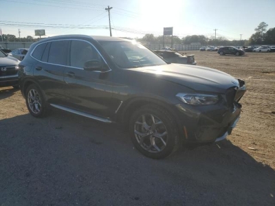 2022 BMW X3 XDRIVE30I справа спереди